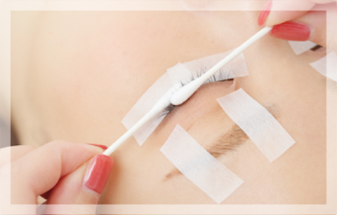 アイメイク、水分を取る