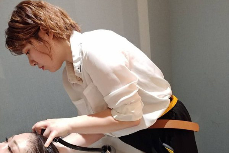 明るく勉強熱心なスタイリスト&アシスタント・津畑麗奈(ツバタレイナ)ってどんなスタッフ?